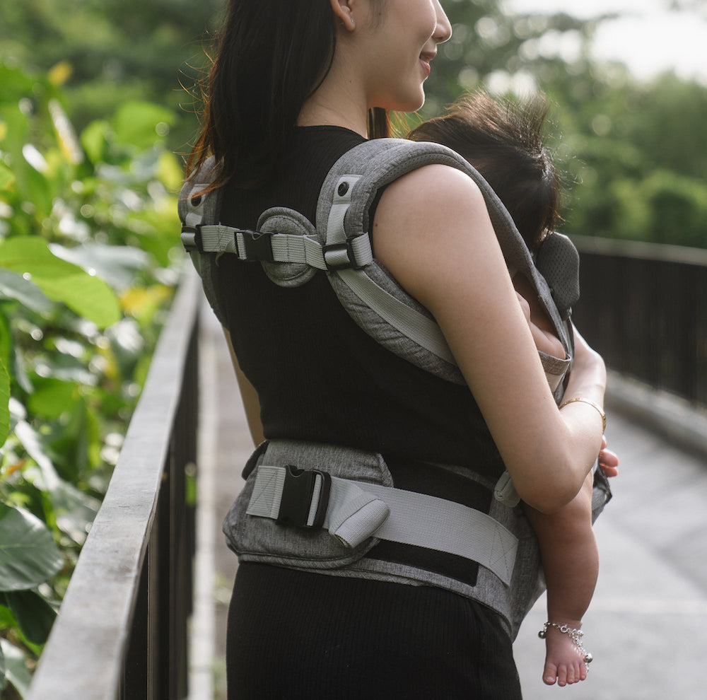 Mimosa Airplush 6-Way Hipseat Carrier